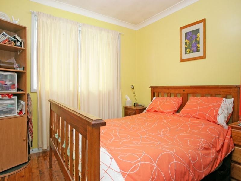 18 Hilltop Street, Bateau Bay NSW 2261