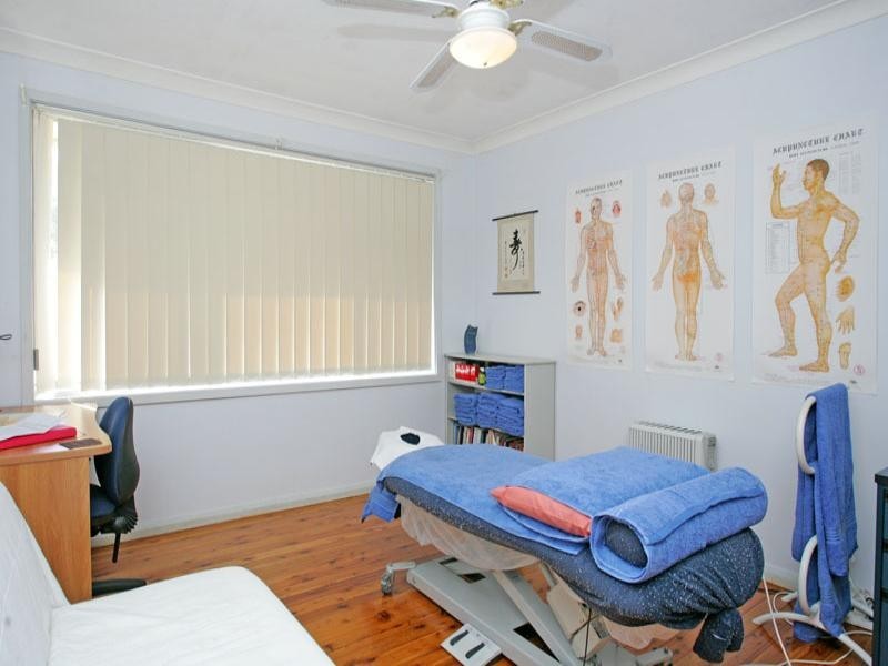 18 Hilltop Street, Bateau Bay NSW 2261