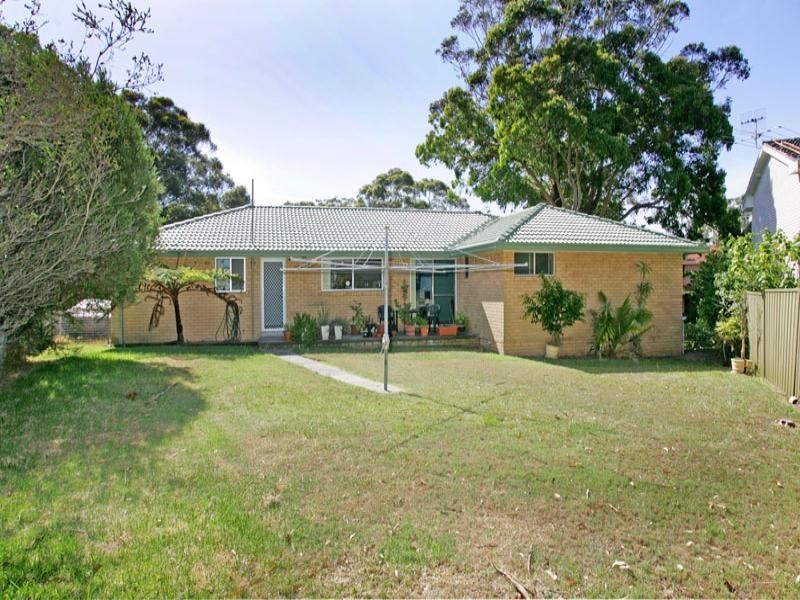 18 Hilltop Street, Bateau Bay NSW 2261