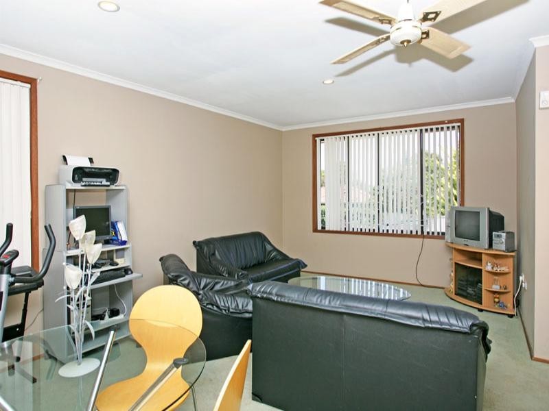 11 Pendant Parade, Killarney Vale NSW 2261