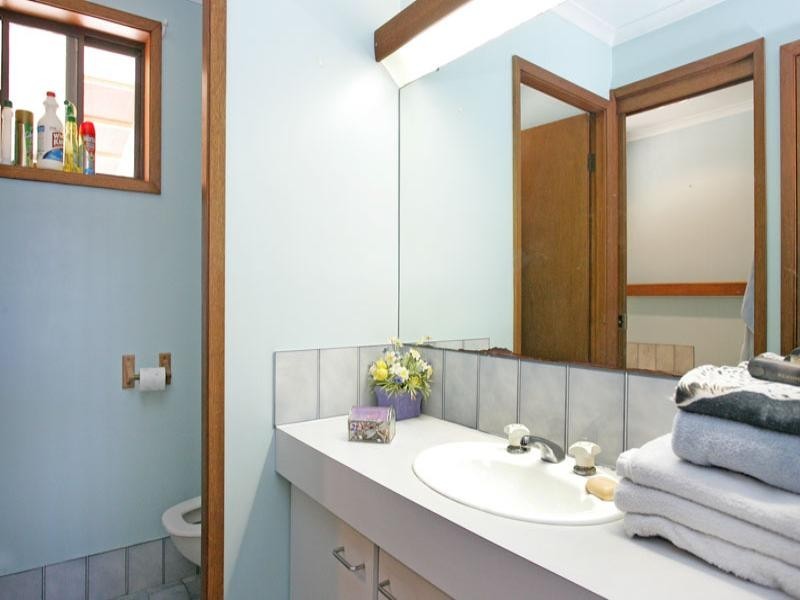 11 Pendant Parade, Killarney Vale NSW 2261