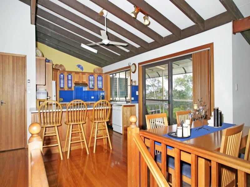 4 Seaspray Close, Bateau Bay NSW 2261