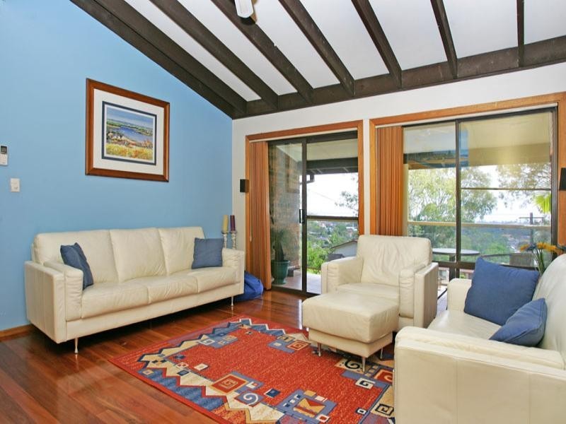 4 Seaspray Close, Bateau Bay NSW 2261