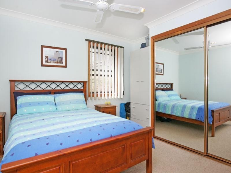 4 Seaspray Close, Bateau Bay NSW 2261