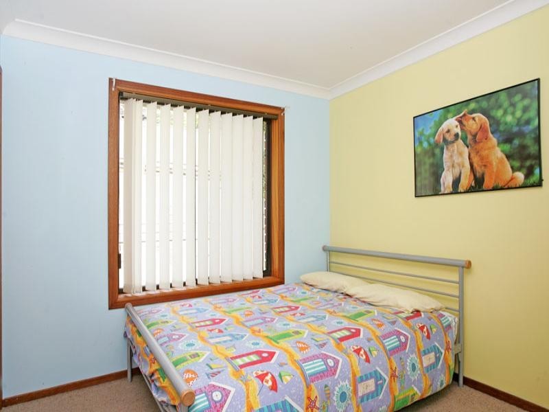 4 Seaspray Close, Bateau Bay NSW 2261