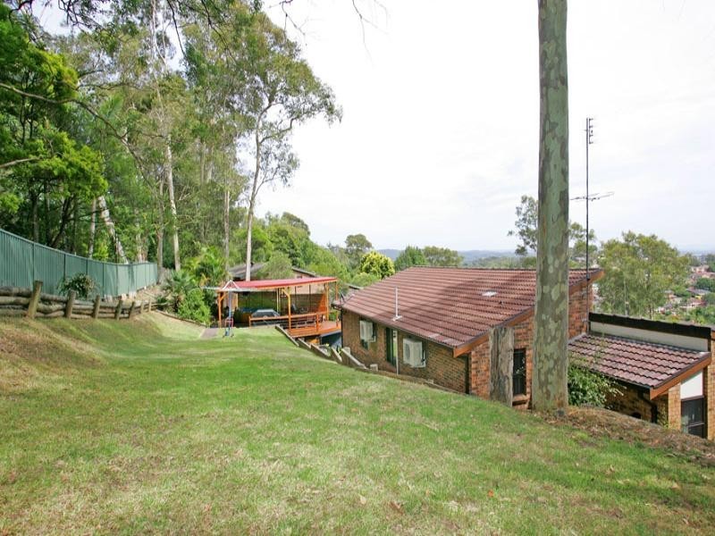 4 Seaspray Close, Bateau Bay NSW 2261