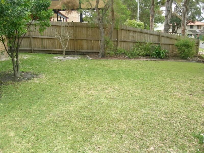 27 Poplars Avenue, Bateau Bay NSW 2261