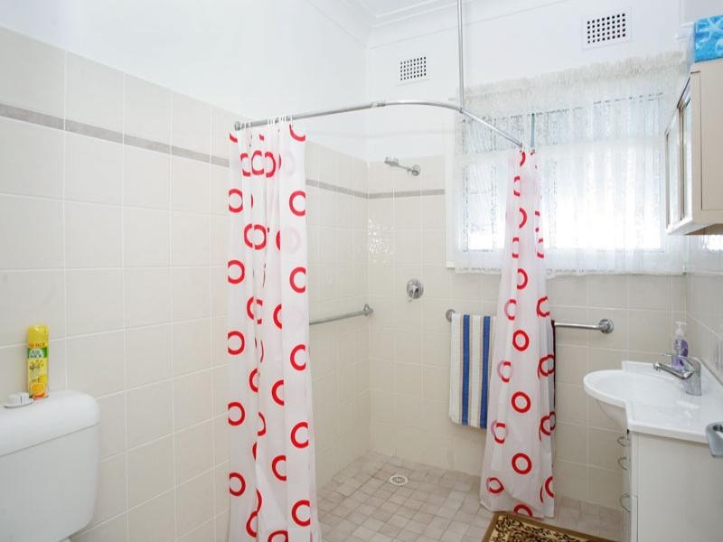 1 Fairview Avenue, The Entrance NSW 2261