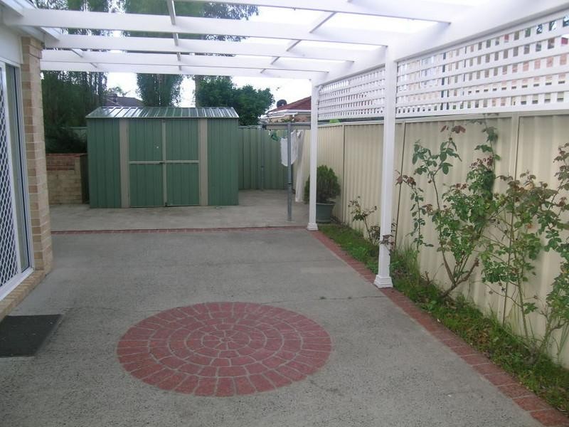 6 MacIntyre Street, Bateau Bay NSW 2261