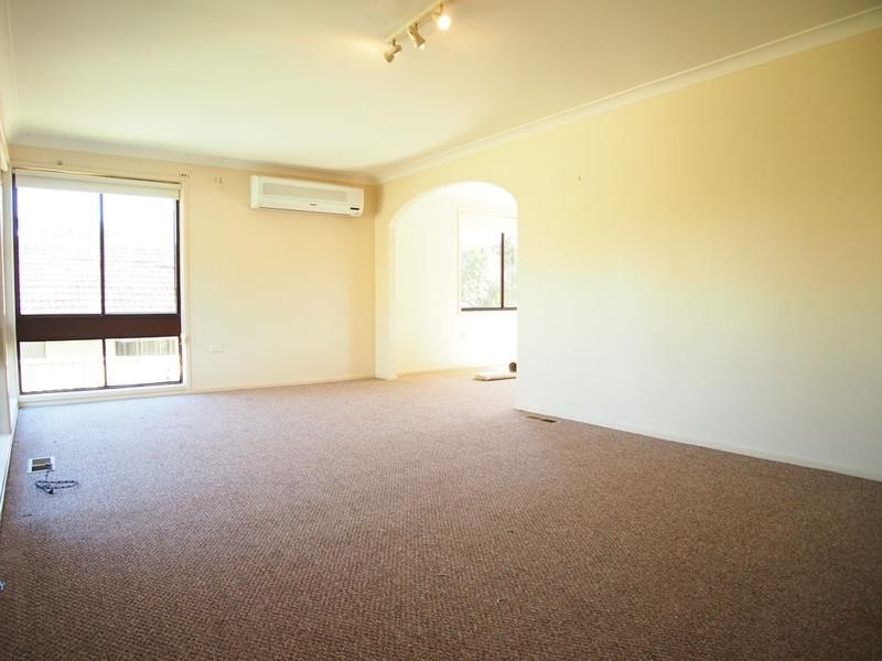 4 Shakespeare Avenue, Bateau Bay NSW 2261