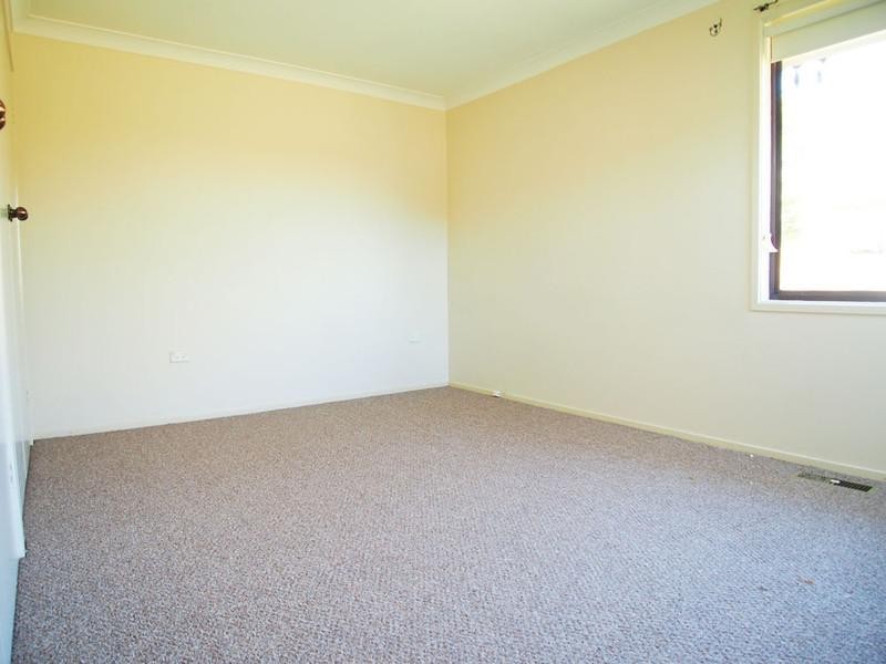 4 Shakespeare Avenue, Bateau Bay NSW 2261