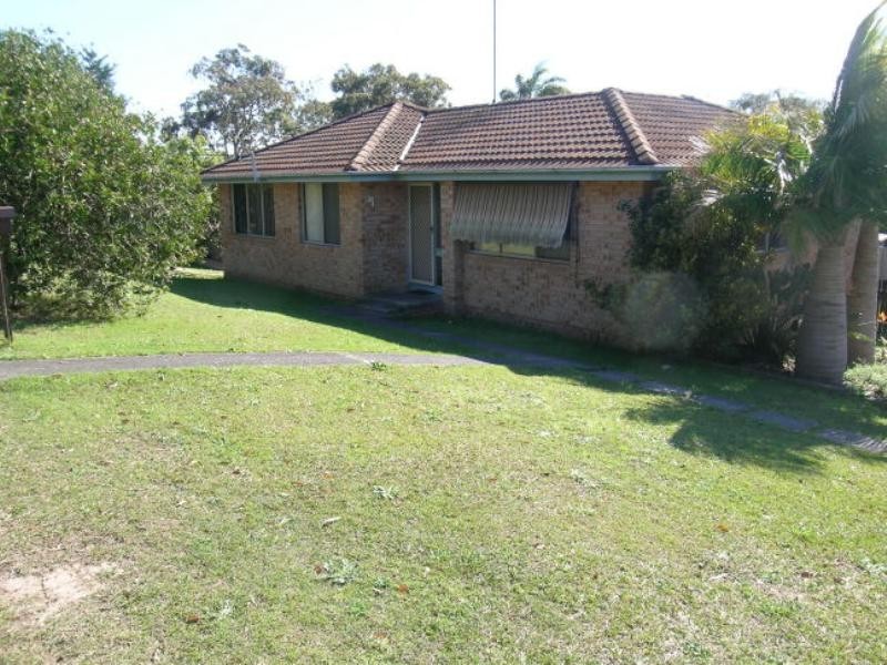 112 Cresthaven Avenue, Bateau Bay NSW 2261