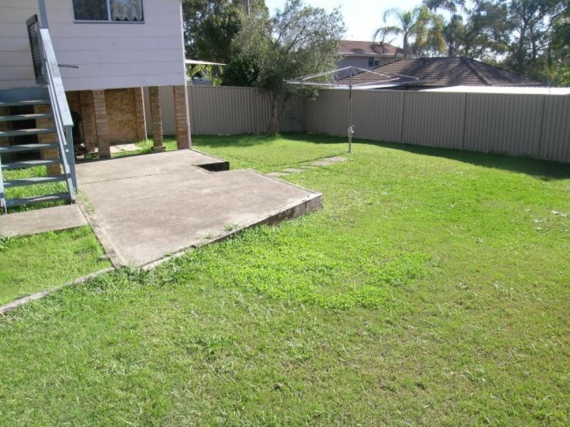 112 Cresthaven Avenue, Bateau Bay NSW 2261