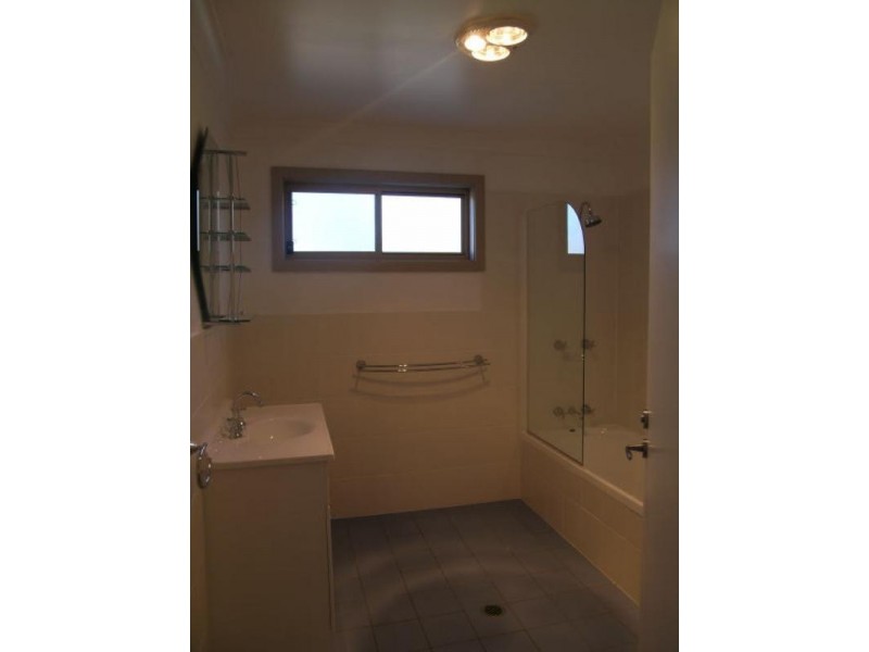 50 Sierra Avenue, Bateau Bay NSW 2261