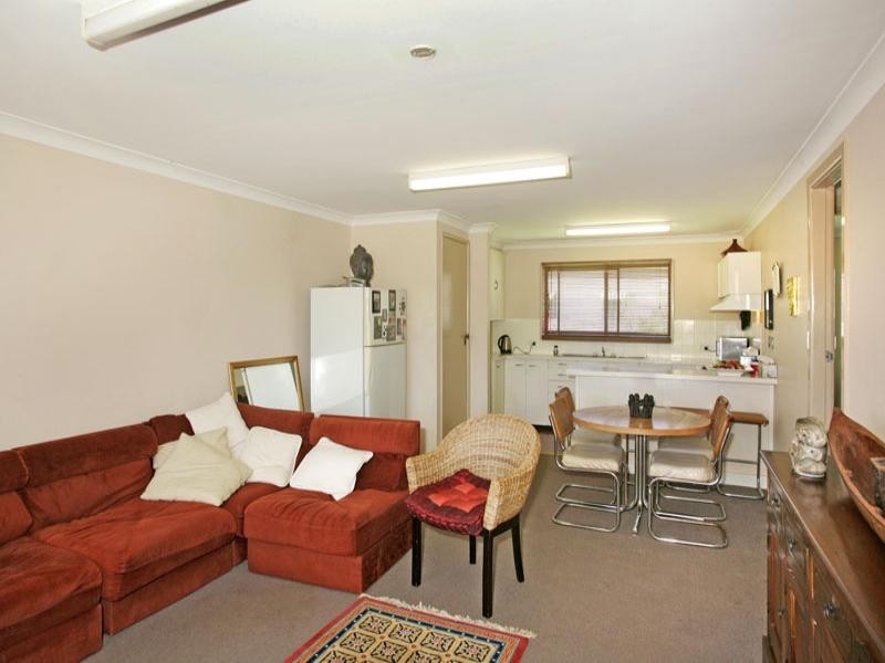 1/1 Papala Avenue, Bateau Bay NSW 2261