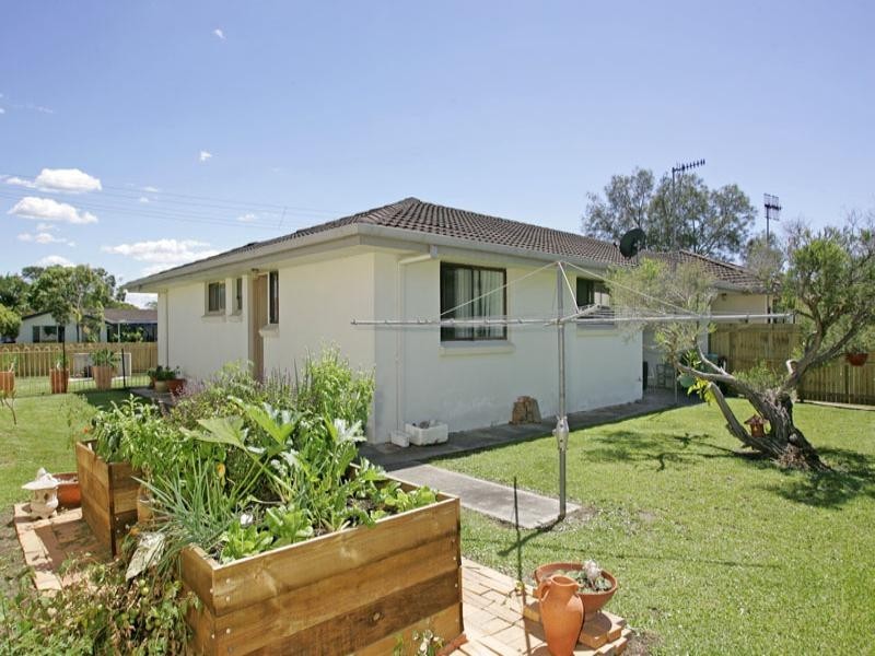 1/1 Papala Avenue, Bateau Bay NSW 2261