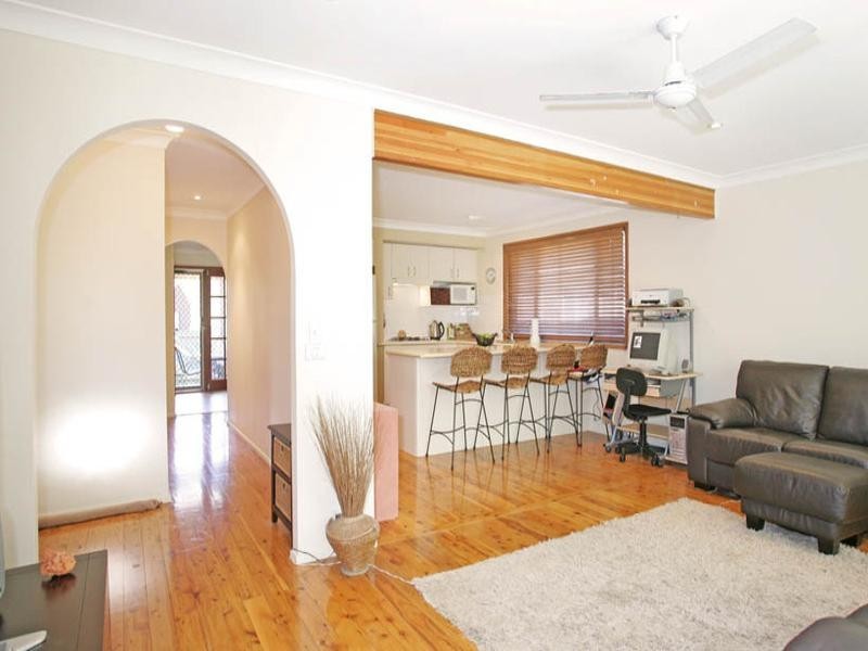 25 Sierra Avenue, Bateau Bay NSW 2261