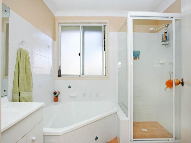 25 Sierra Avenue, Bateau Bay NSW 2261