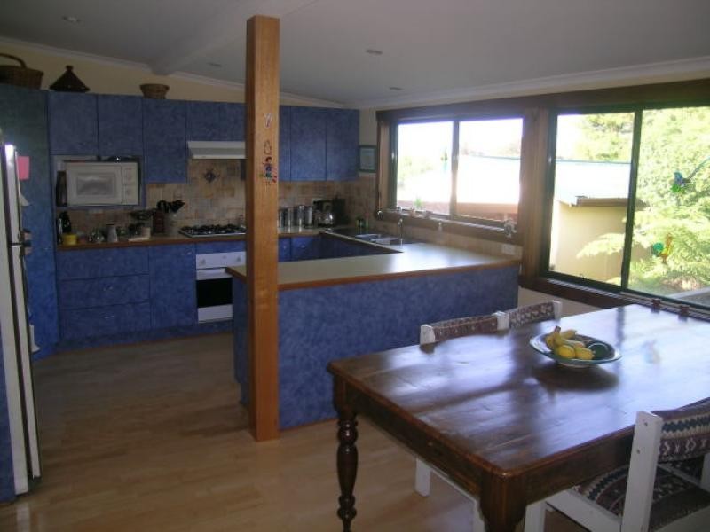 30 Dampier Boulevard, Killarney Vale NSW 2261