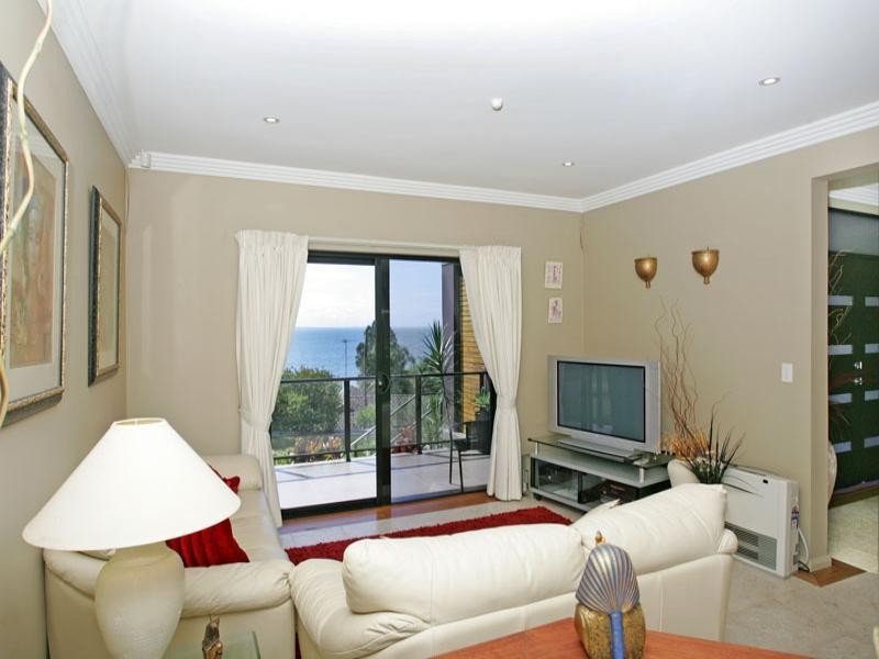 16 Trelawney Street, Killarney Vale NSW 2261