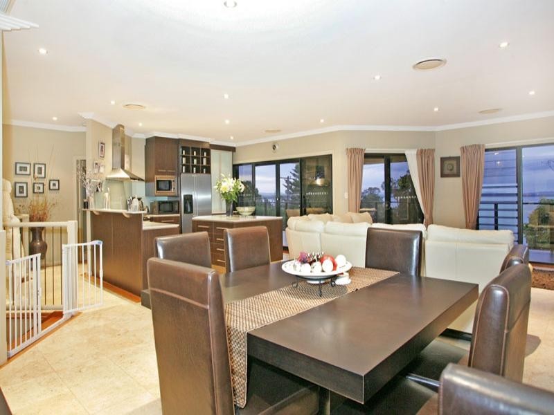 16 Trelawney Street, Killarney Vale NSW 2261