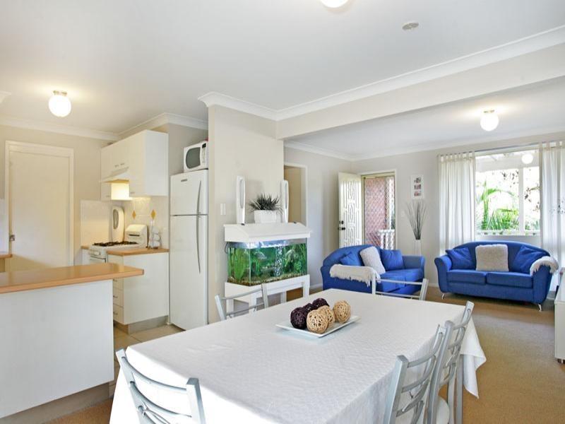 17/1 Hobbs Close, Bateau Bay NSW 2261