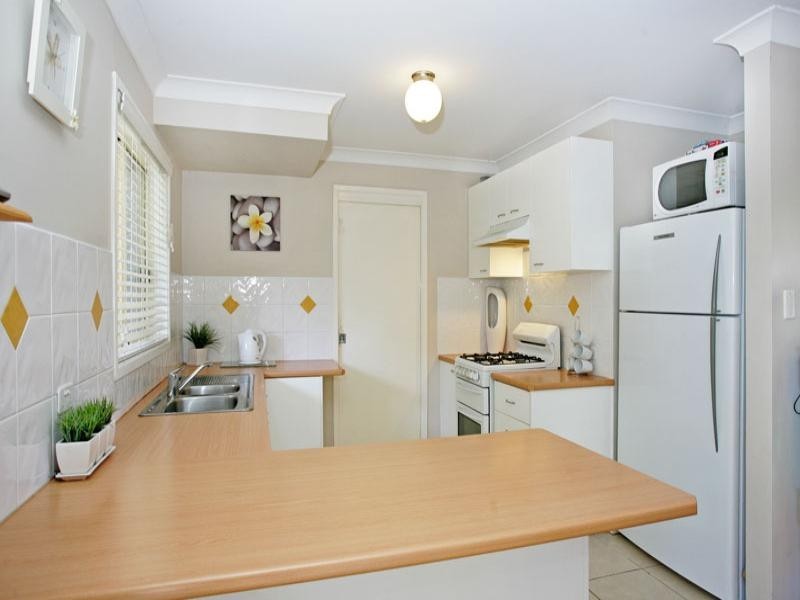 17/1 Hobbs Close, Bateau Bay NSW 2261