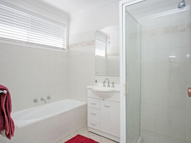 17/1 Hobbs Close, Bateau Bay NSW 2261