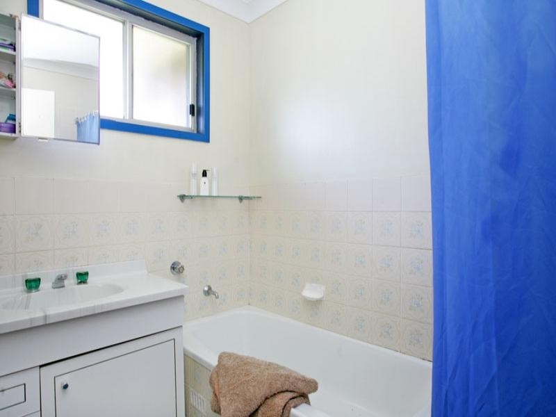 596 Coleridge Road, Bateau Bay NSW 2261