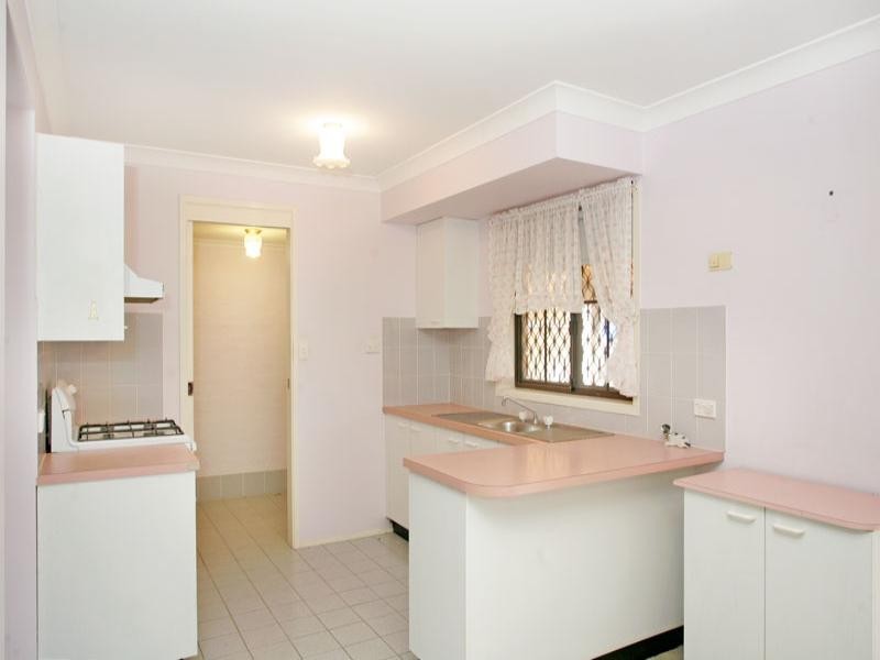 42 Debra Anne Drive, Bateau Bay NSW 2261