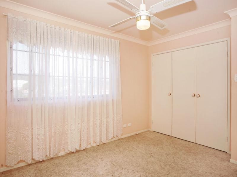 42 Debra Anne Drive, Bateau Bay NSW 2261