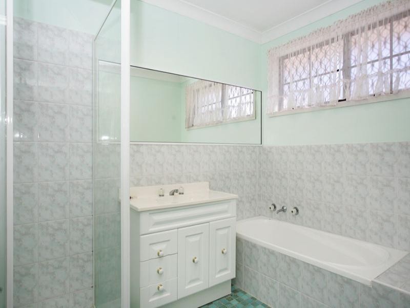 42 Debra Anne Drive, Bateau Bay NSW 2261