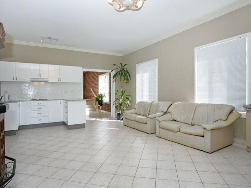37 Forresters Beach Road, Forresters Beach NSW 2260