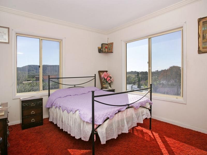 37 Forresters Beach Road, Forresters Beach NSW 2260