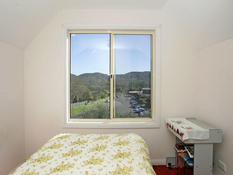 37 Forresters Beach Road, Forresters Beach NSW 2260