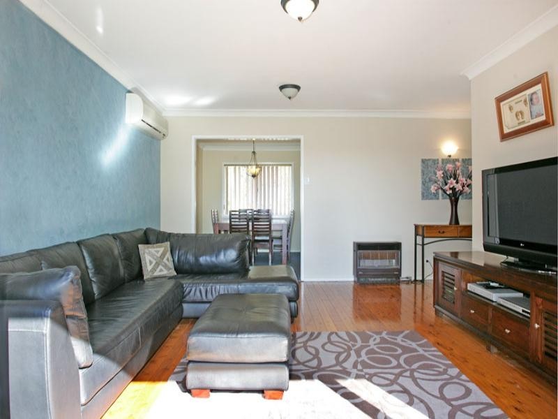 14 Hillcrest Avenue, Bateau Bay NSW 2261