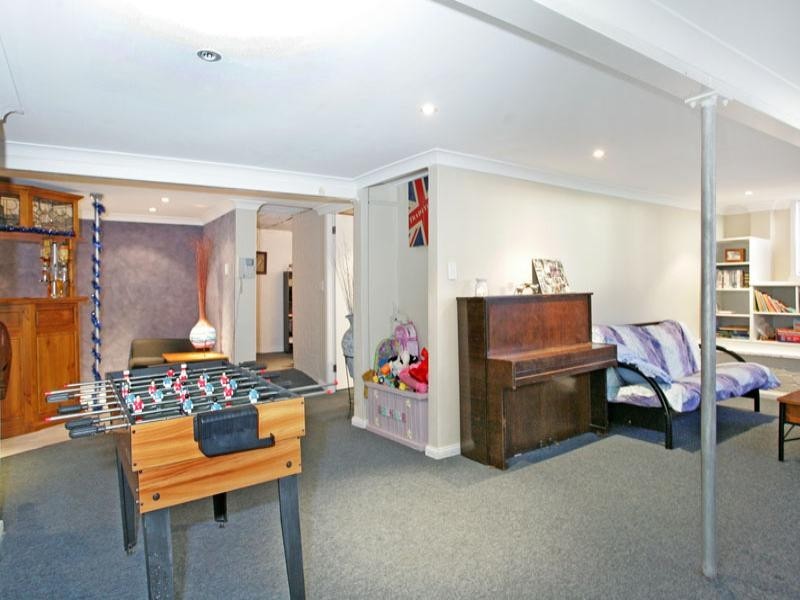 14 Hillcrest Avenue, Bateau Bay NSW 2261