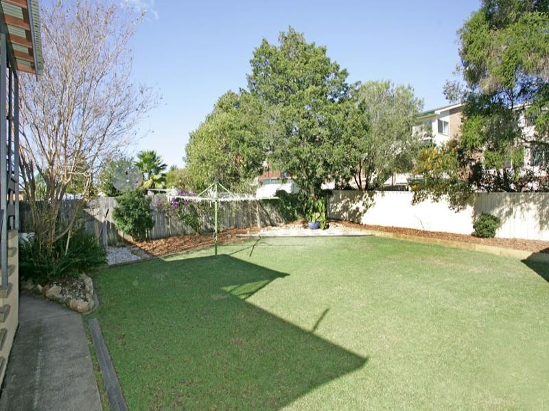 14 Hillcrest Avenue, Bateau Bay NSW 2261