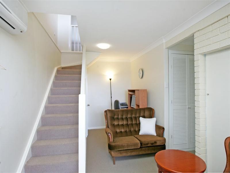 7 Valley View Road, Bateau Bay NSW 2261