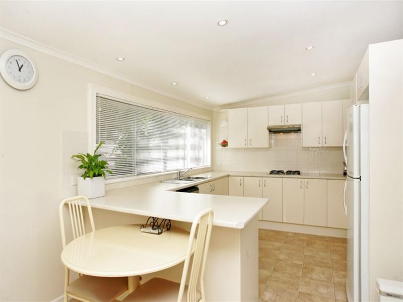 7 Valley View Road, Bateau Bay NSW 2261