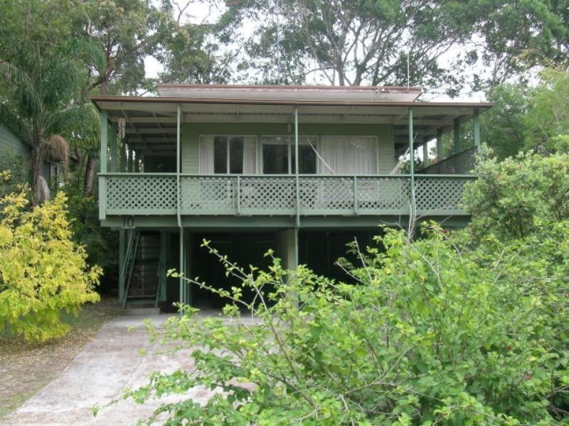 10 Guyagal Street, Bateau Bay NSW 2261