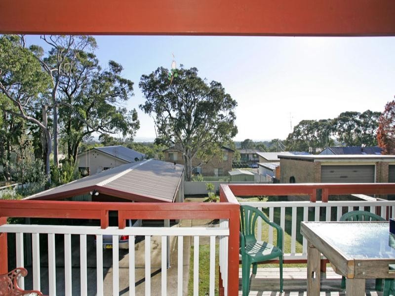 17 Rays Road, Bateau Bay NSW 2261