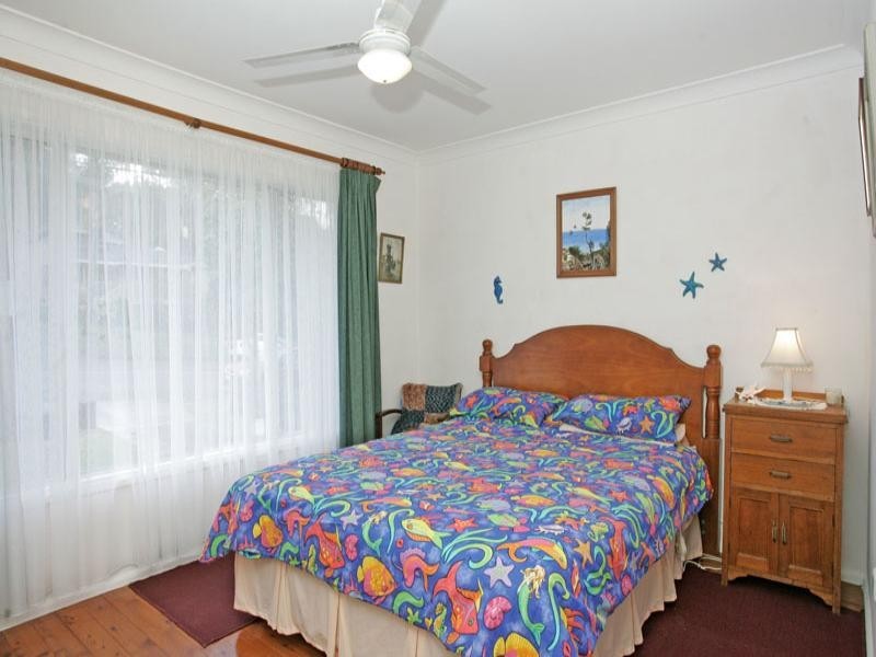 17 Rays Road, Bateau Bay NSW 2261