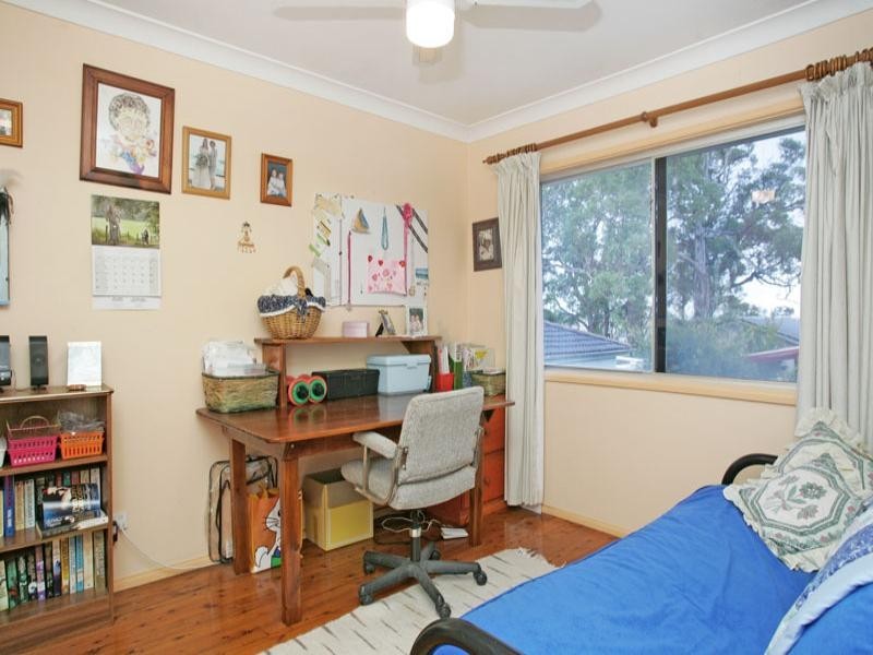 17 Rays Road, Bateau Bay NSW 2261