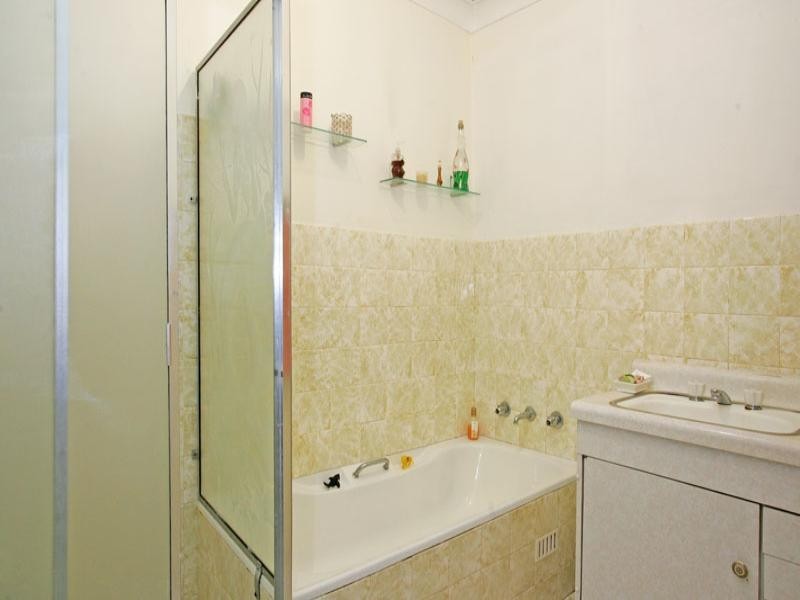 17 Rays Road, Bateau Bay NSW 2261