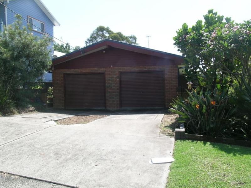 8 Fishermens Bend, Bateau Bay NSW 2261