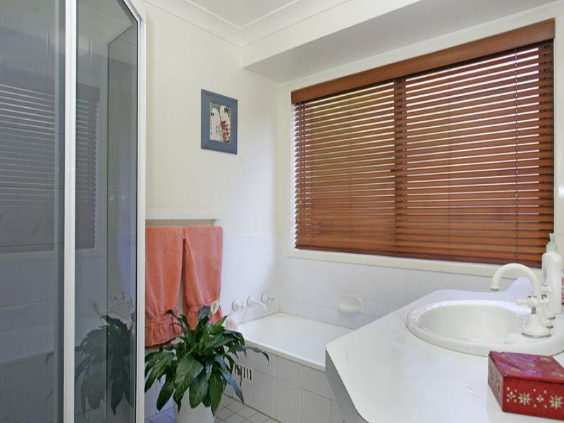 2 Sanctuary Place, Bateau Bay NSW 2261