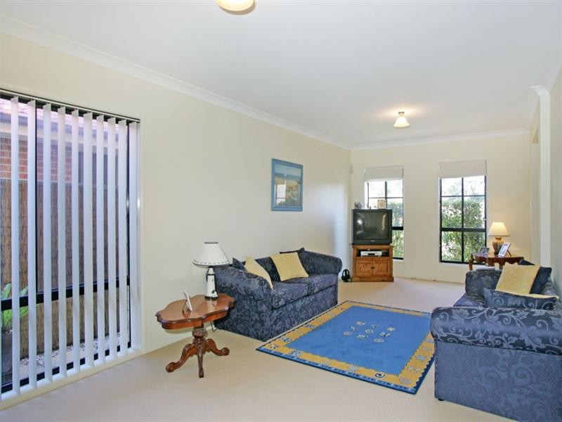 34 Lakin Street, Bateau Bay NSW 2261
