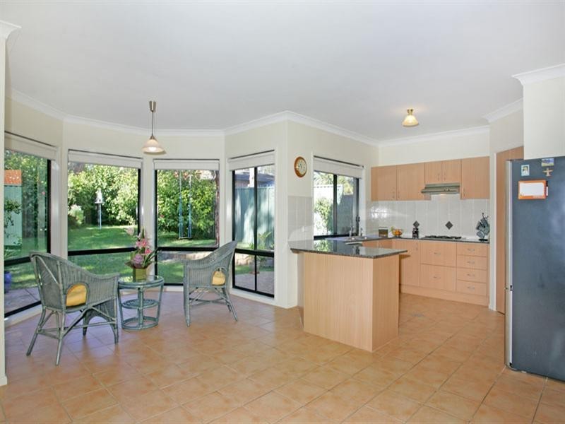 34 Lakin Street, Bateau Bay NSW 2261