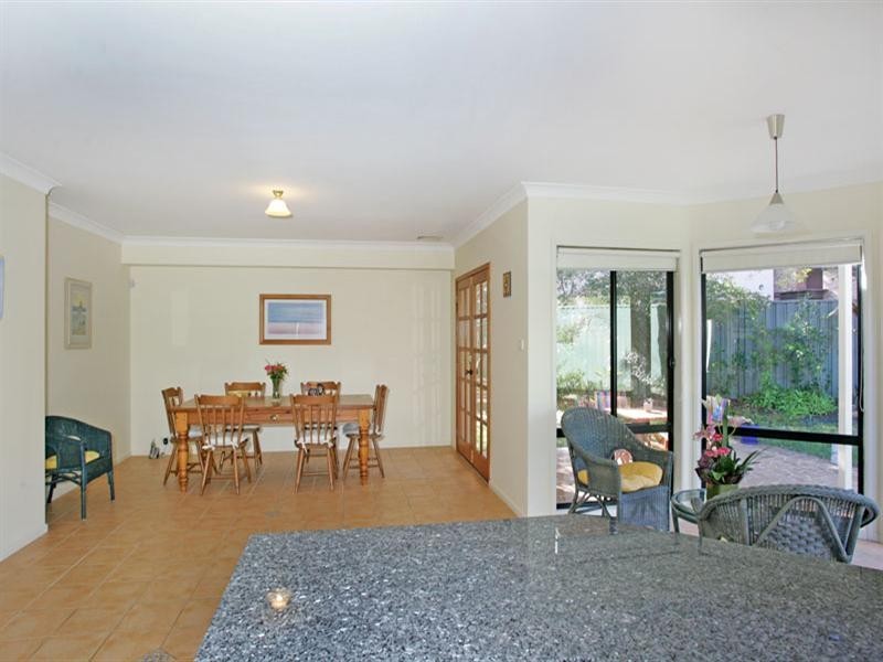 34 Lakin Street, Bateau Bay NSW 2261